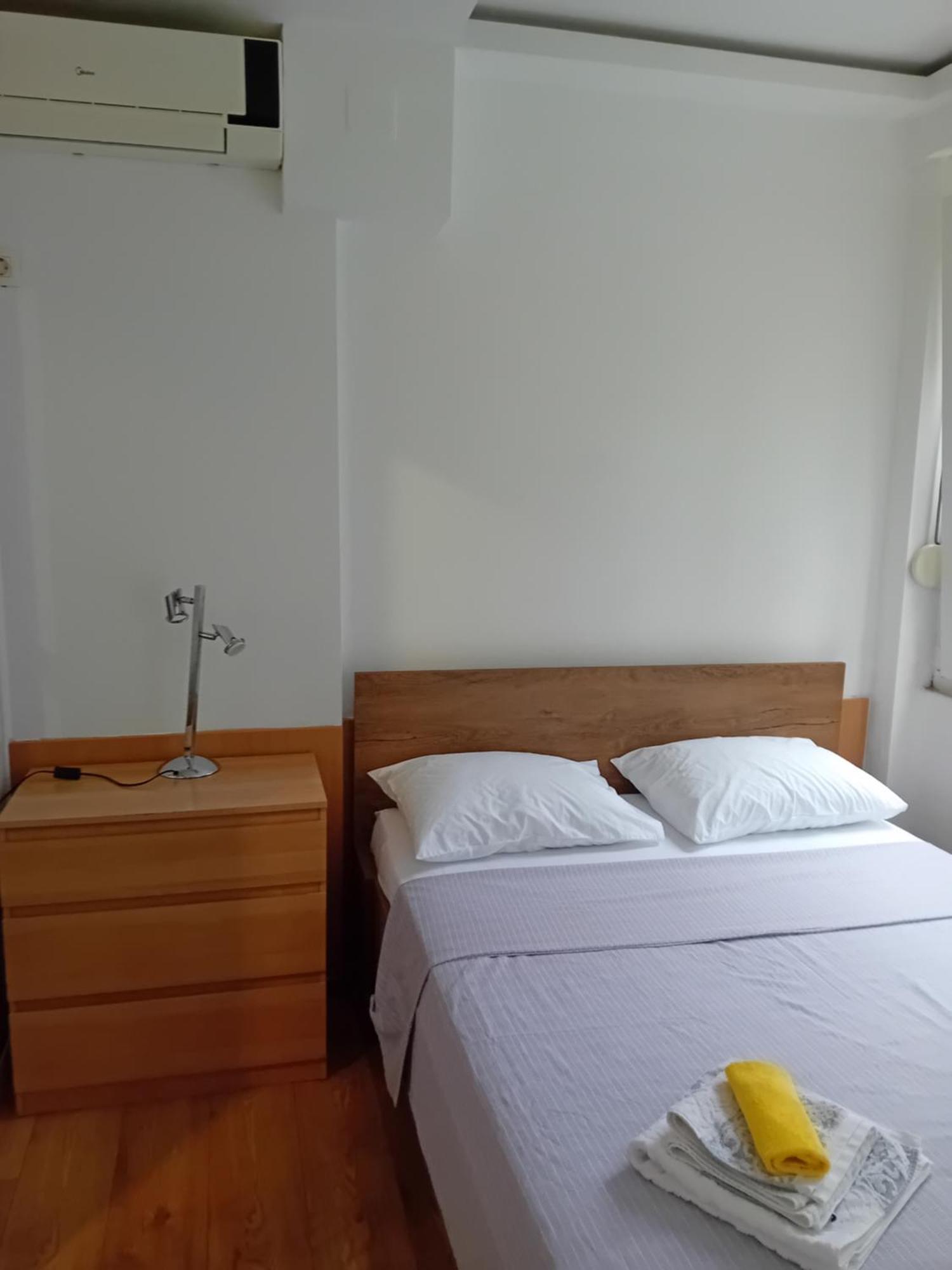 Apartman,,siv,, Prijevor * Budva